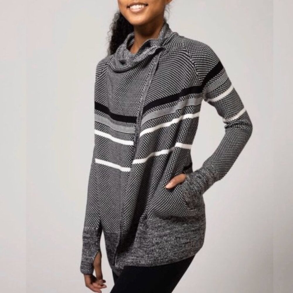Ivivva Feelin Toasty Black and White Wrap Cardigan Size 14